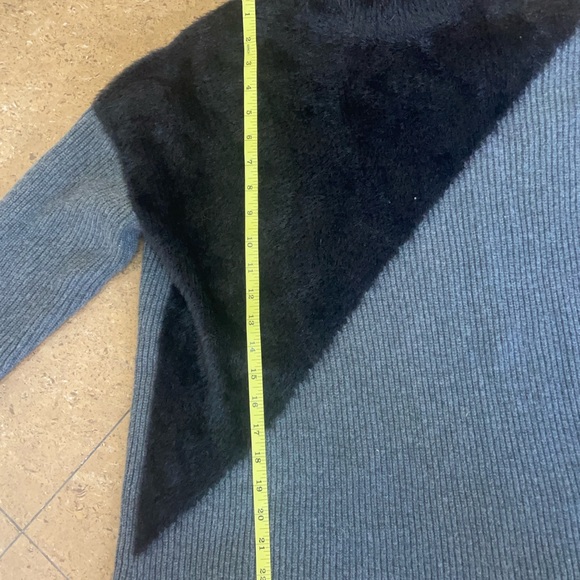 Vince Camuto Black and Gray Cowl Neck Sweater - Picture 6 of 9